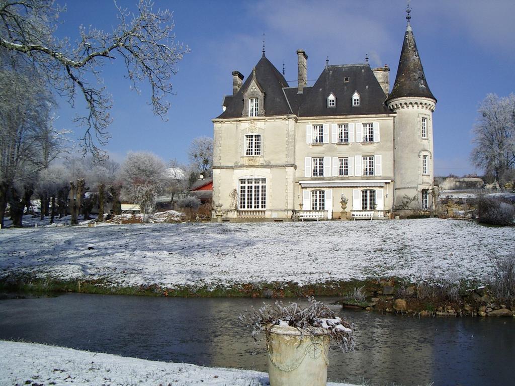 Chateau De La Chabroulie Isle Exterior photo
